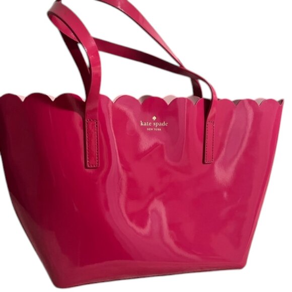 kate spade Handbags - Kate Spade Lily Avenue Tote w/ Scalloped Edges